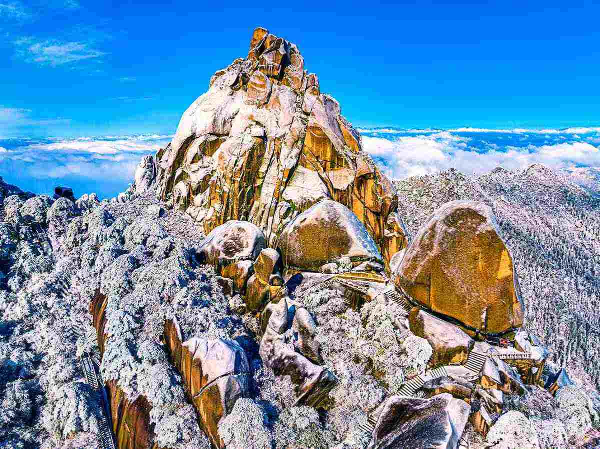 Tianzhu Peak in Winter Snow
