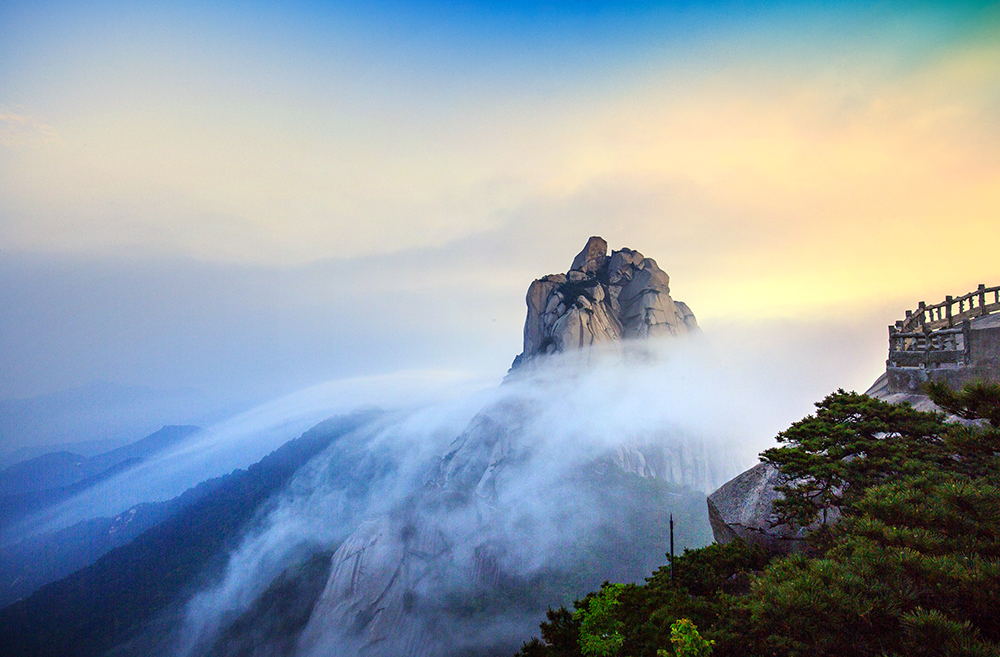 Tianzhu Peak in Veils of Flowing Clouds