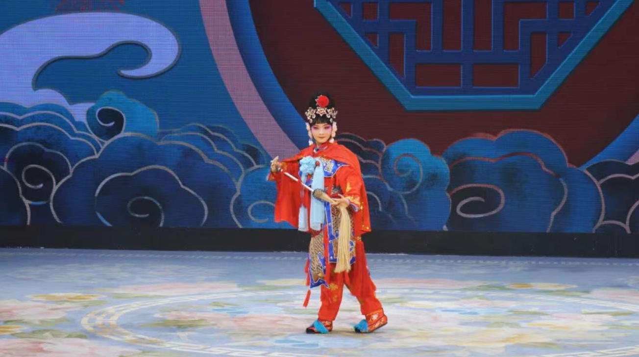 To Peking Opera Amateur Associations in All Provinces and Cities, and to All Peking Opera and Traditional Opera Enthusiasts: